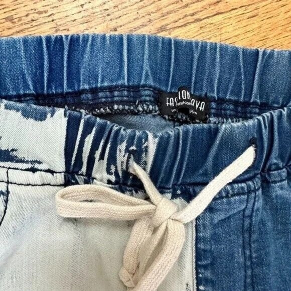 FASHION NOVA BLEACH OUT MOTO ZIP LEG JEAN - Picture 7 of 9